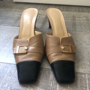 Chanel short Heels